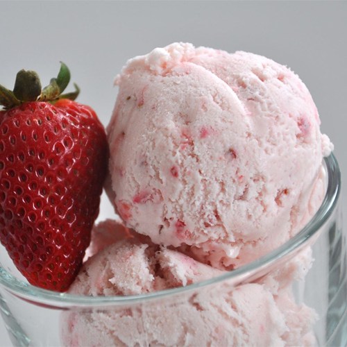 Easy, Eggless Strawberry Ice…