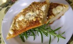 Rosemary Blue Cheese Garlic Bread
